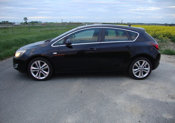 Opel Astra cena 23500 przebieg: 165800, rok produkcji 2010 z Syców małe 704